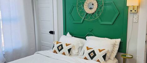 3 Schlafzimmer, Schreibtisch, Bügeleisen/Bügelbrett, Reisekinderbett