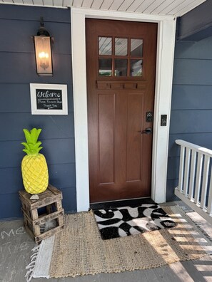 Exterior detail - Historic*Unique*Downtown*Quiet*Bright*Cheerful*Getaway (St. Charles)