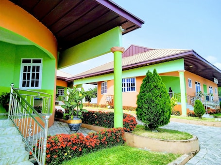 Exterior. Beautiful ambiance and serene environment. Beautiful scenery and Greener. visit!