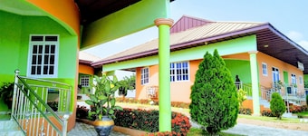 Beautiful ambiance and serene environment. Beautiful scenery and Greener. visit!
