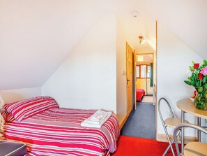 1 chambre, Wi-Fi gratuit, draps fournis