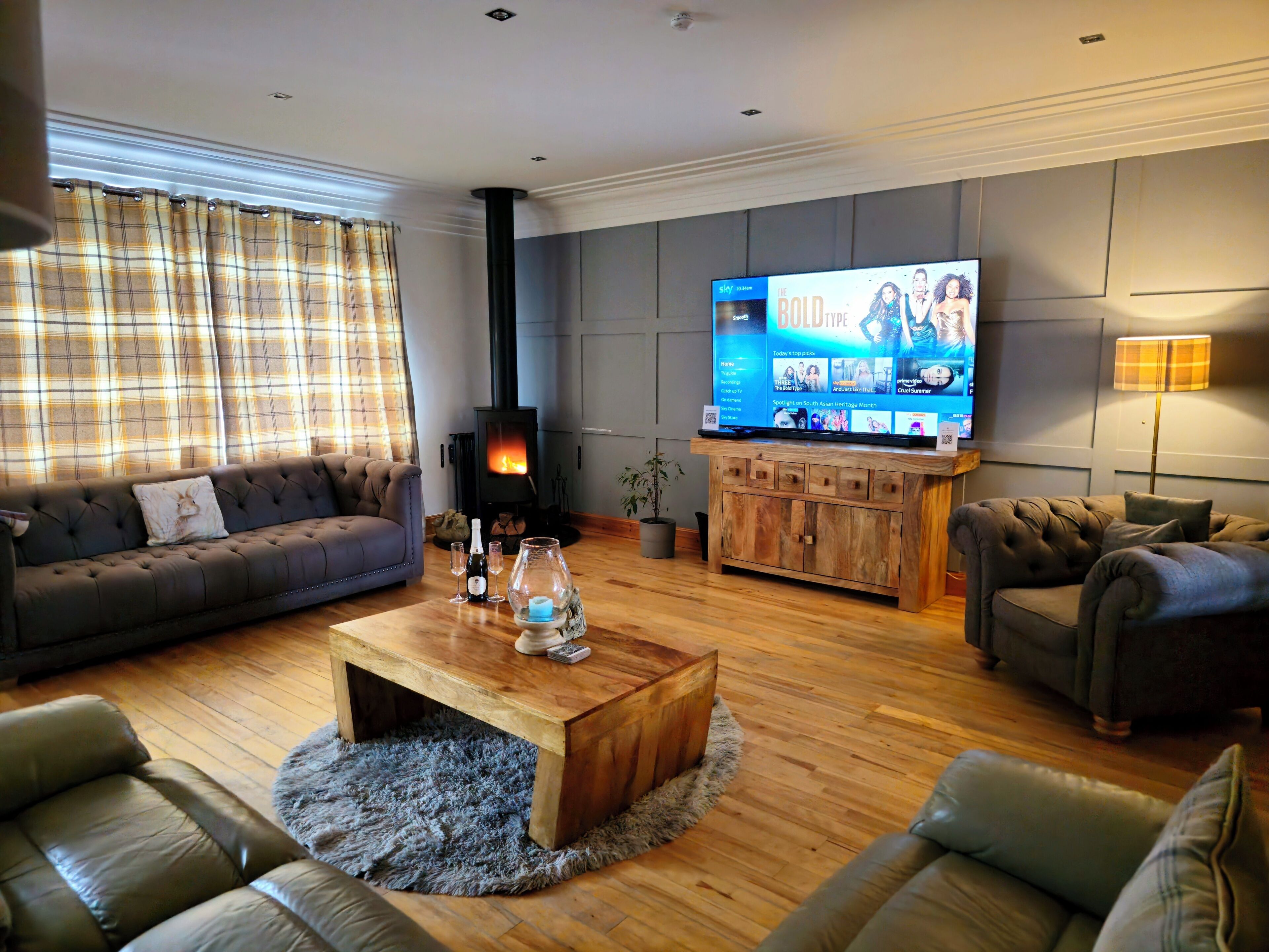 Smart TV, fireplace, video-game console, DVD player