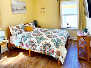 3 bedrooms, desk, iron/ironing board, free WiFi
