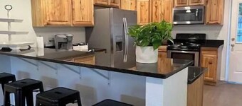 Charming Craftsman Cottage. Downtown Gem!