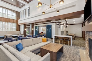 Fernseher, DVD-Player, Arbeitsbereiche