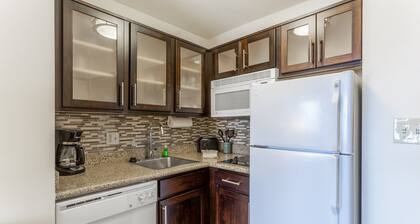 Studio | Free Breakfast, Indoor Pool & Hot Tub