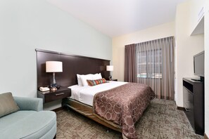1 bedroom, in-room safe, iron/ironing board, free WiFi