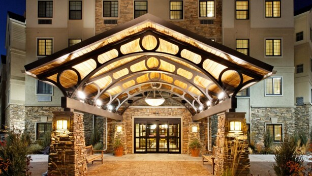 Exterior - Free Wi-Fi, Free Breakfast + Indoor Pool (Auburn Hills)