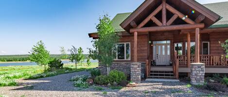 المنشأة من الخارج