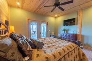 3 chambres, fer et planche à repasser, lit de bébé portatif, Wi-Fi