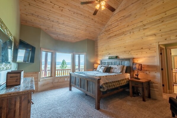 3 bedrooms, iron/ironing board, travel cot, WiFi