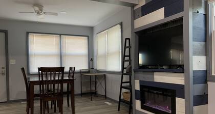 Cheerful newly remodeled 1-bedroom with fireplace