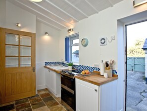 Cookware/dishes/utensils, freezer