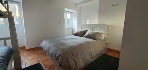 3 Schlafzimmer, schallisolierte Zimmer, Bügeleisen/Bügelbrett