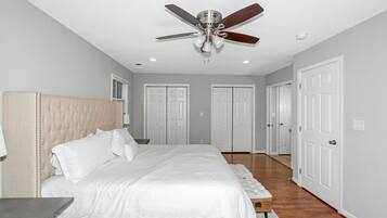 1 habitación, tabla de planchar con plancha, wifi gratis y ropa de cama