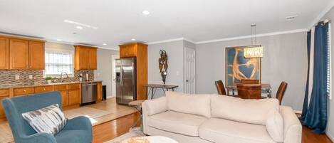 Una televisión, una oficina