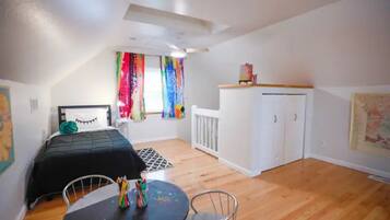 4 bedrooms, iron/ironing board, travel cot, free WiFi
