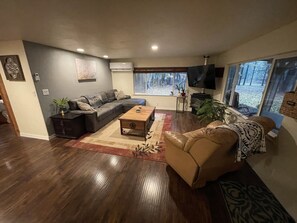 智能电视、壁炉