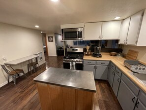 冰箱、微波炉、烤箱、炉灶