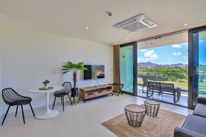 Smart TV - A-203 Stupendous studio located in beautiful beachfront residence (Cupecoy)