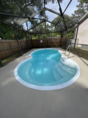 Bahama Behms HEATED Pool House by the Marina