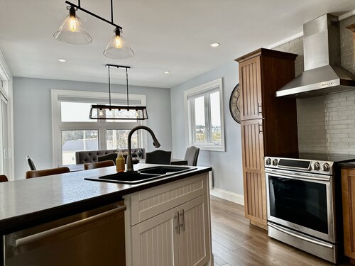 Modern Water-View Cottage with A/C