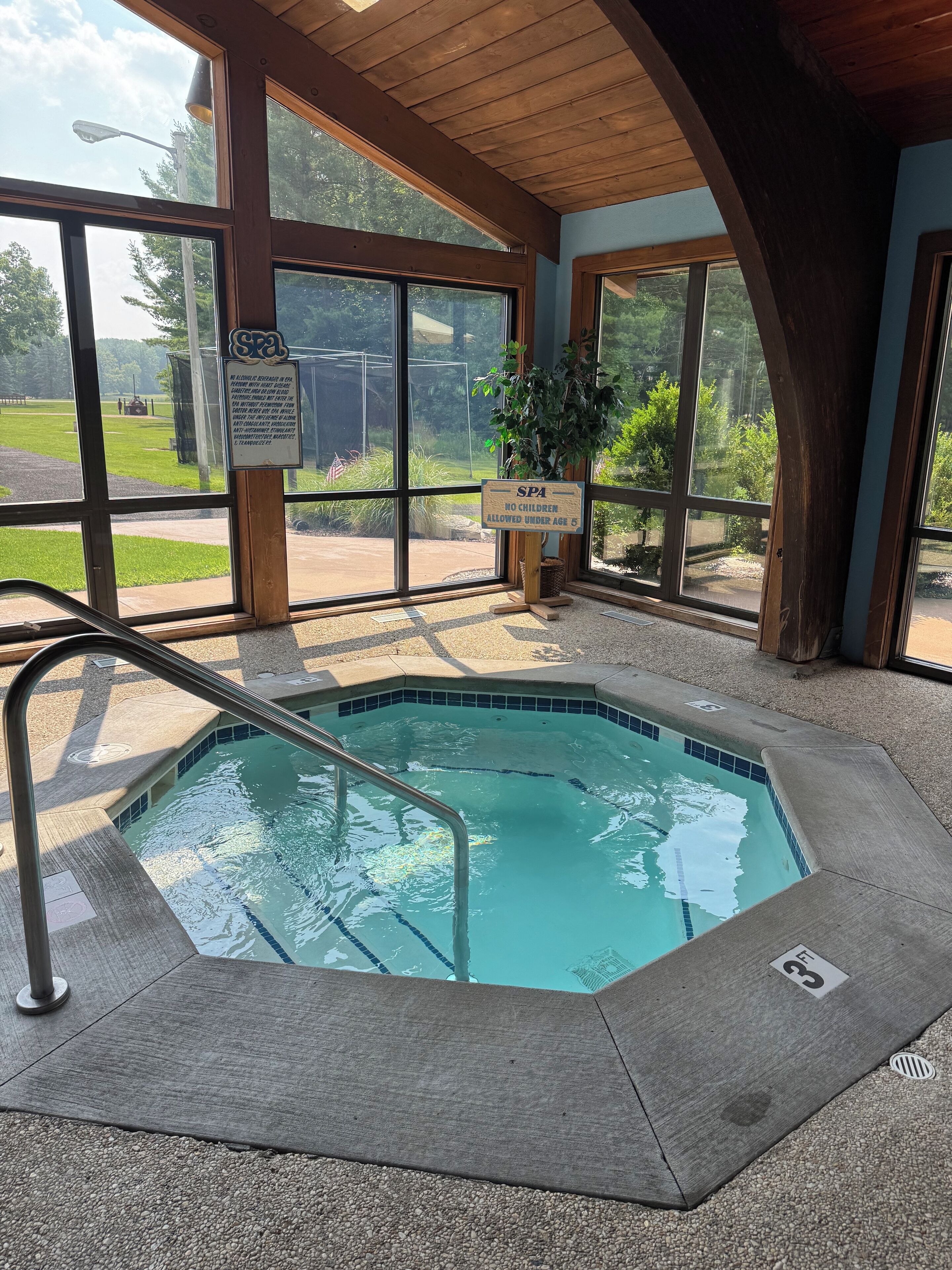 Piscine couverte, piscine extérieure