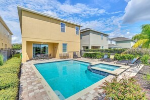 Outdoor pool - Fun and Stylish Family Villa in Encore Resort! (Kissimmee)