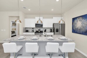 獨棟房屋 (Multiple Bedrooms) | 私人廚房 | 微波爐、烤箱、爐台、洗碗機