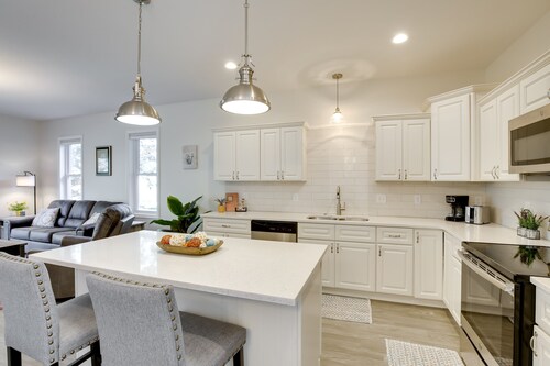 Mankato Getaway w/ Game Room & Salt Water Hot Tub!