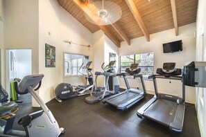 Fitness facility - Peaceful Modern Condo+Stunning Views+Pool+Hot Tub (Tucson)
