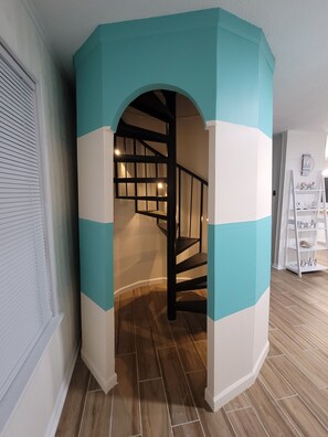 Interior - Stunning Oceanfront Beach House near Holly Beach w/balcony & awesome beach decor (Cameron)