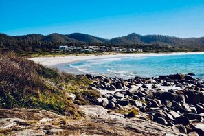 Beach - Black Wattle Coastal Retreat (Four Mile Creek)