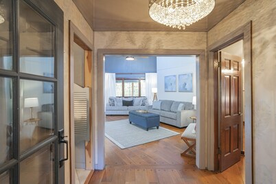 Retreat on 3 Acres w Kayaks / Hot Tub / Fire-pit