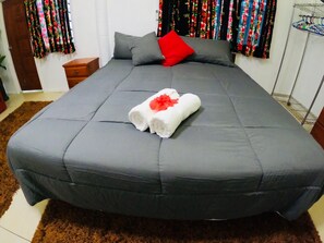 3 chambres, fer et planche à repasser, Wi-Fi gratuit, draps fournis