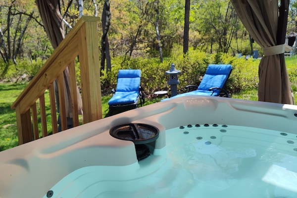 Tina de hidromasaje al aire libre