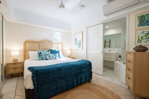 1 bedroom, iron/ironing board, WiFi - Oasis Luxe on Macrossan Street - Stylish Residence (Port Douglas)