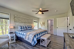 3 Schlafzimmer, Schreibtisch, Bügeleisen/Bügelbrett, Reisekinderbett