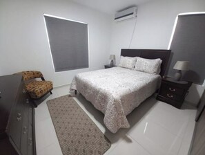 2 bedrooms, in-room safe, iron/ironing board, free WiFi - Conny's Inn Home (Noord)