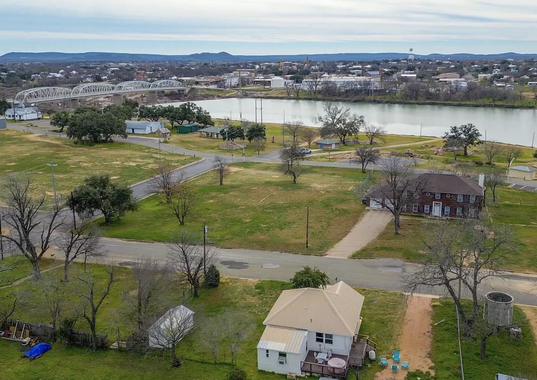 Charming cottage by the Llano River