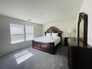 3 Schlafzimmer, Zimmersafe, Bügeleisen/Bügelbrett, kostenloses WLAN