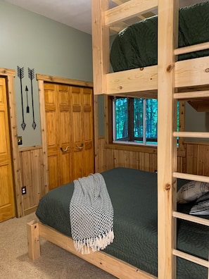 3 chambres, fer et planche à repasser, Wi-Fi gratuit, draps fournis