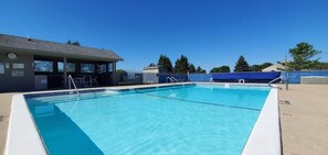 Pool - Crystal Lake Ridge, 30-day rental, community pool (Benzonia)