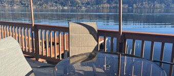 Peaceful right on the water, private beach & dock