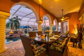 Dining - Intervillas Florida - Villa Victoria (Cape Coral)