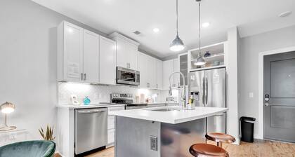 Modern Luxury ☞ King Bed ☞ 1BR in Plaza Midwood
