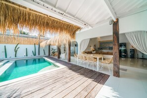 Outdoor pool - Villa Santorini (Canggu)