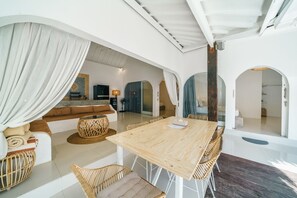42-inch LCD TV with satellite channels, TV - Villa Santorini (Canggu)