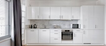 Airy Gasperich Studio w/ Elevator, nr bus station, by Blueground