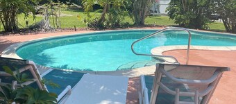 Canal front pool home to Dora Chain of Lakes